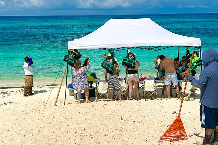 ALL INCLUSIVE Safari Tour Bahía de las Águilas from Barahona