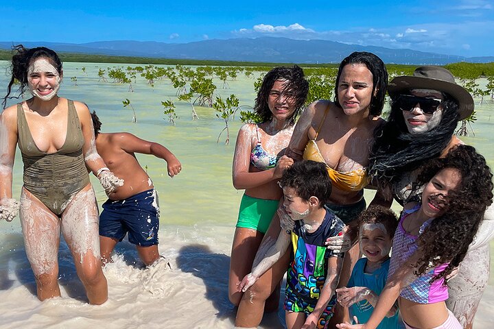 Private Full Day Tour to Laguna de Oviedo