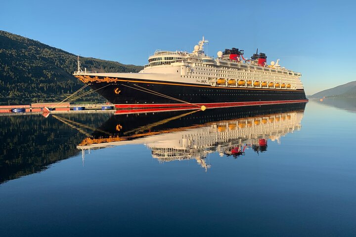 Nordfjordeid Best Private Tour: Glacier Adventure & Loen Skylift