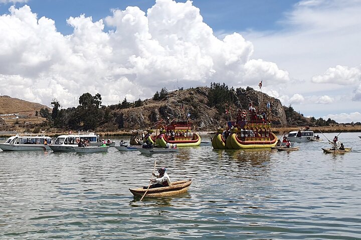 3h Boat Tour to Uros Island from Puno