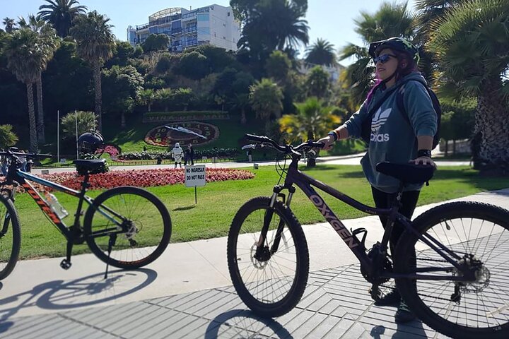Bicycle ride along the coastal edge of Viña del Mar