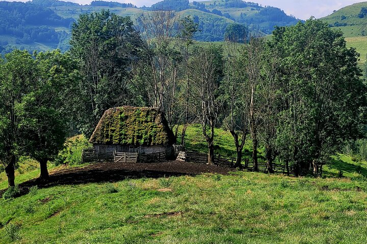 Discover Apuseni Mountains - Scarita Summit,Sipote Waterfall and Dumesti Village