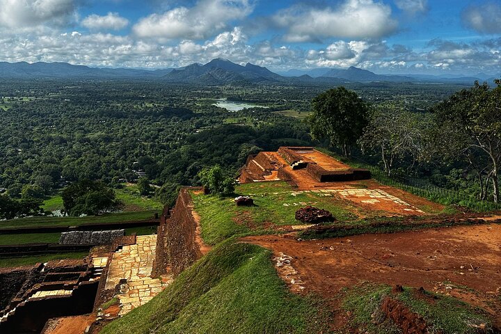 Sri Lanka Personal Tour Driver in private vehicle