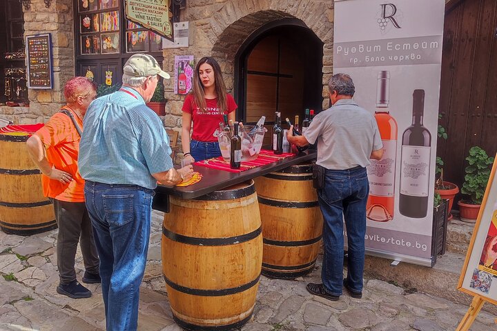 Bulgarian Wine & Traditional Food Tasting in Veliko Tarnovo