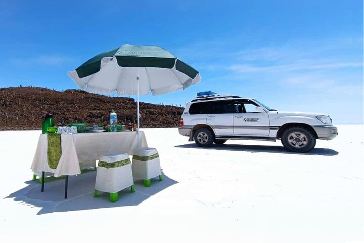Uyuni Salt Flats 2-Day Tour from La Paz by flight