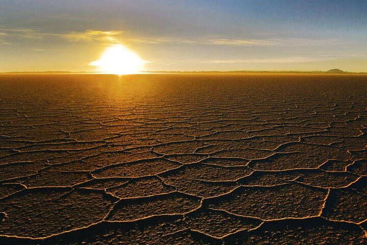 Uyuni Salt Flats 2-Day Tour from La Paz by flight