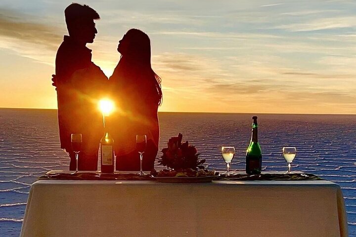 Uyuni Salt Flats 2-Day Tour from La Paz by flight