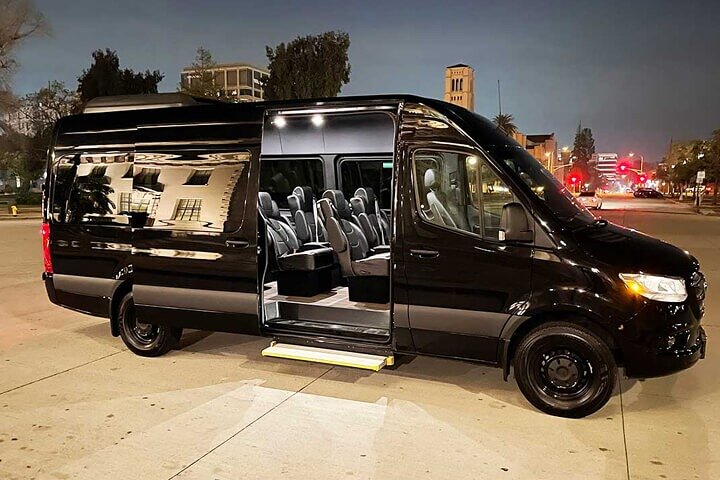 Private Transfer Bariloche Airport to Bariloche or Villa La Angostura by minibus