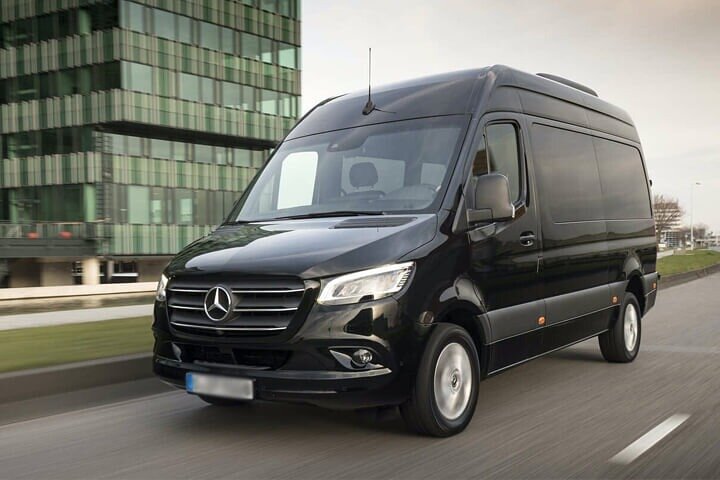 Private Transfer Bariloche Airport to Bariloche or Villa La Angostura by minibus