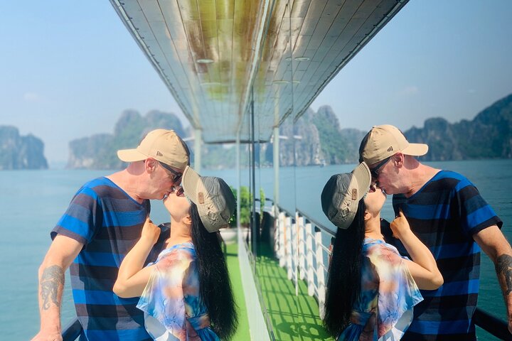 Amazing Cruise - Luxury Day Tour from Ha Long Bay
