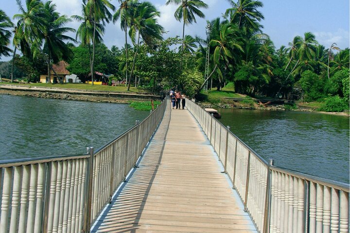 Day Trip to Varkala from Trivandrum (Guided Full Day City Tour)
