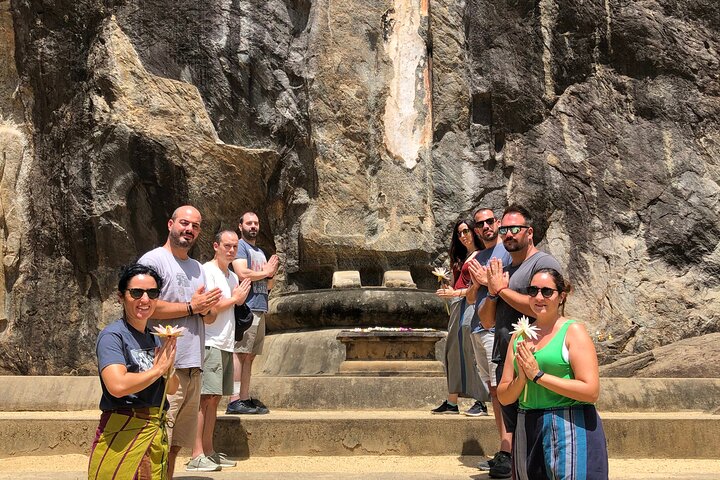 Sri Lanka Personal Tour Driver in private vehicle