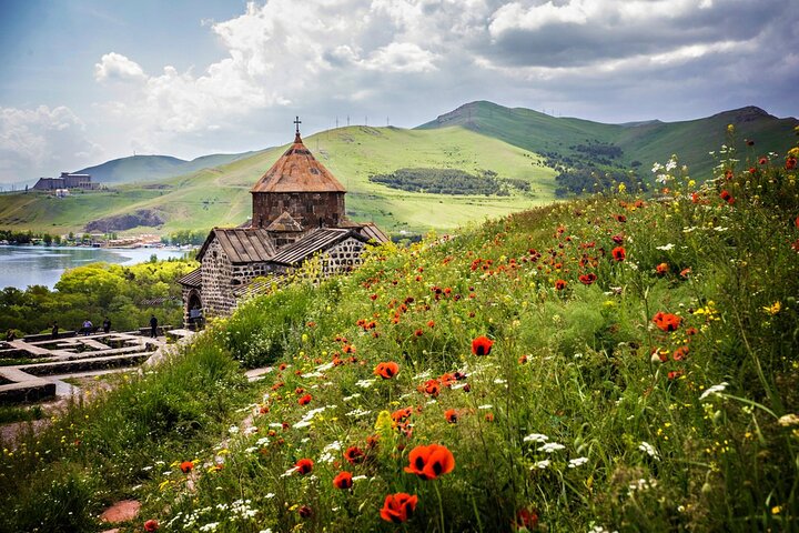 Yerevan to Tbilisi Private car transfer 3 Scenic stops