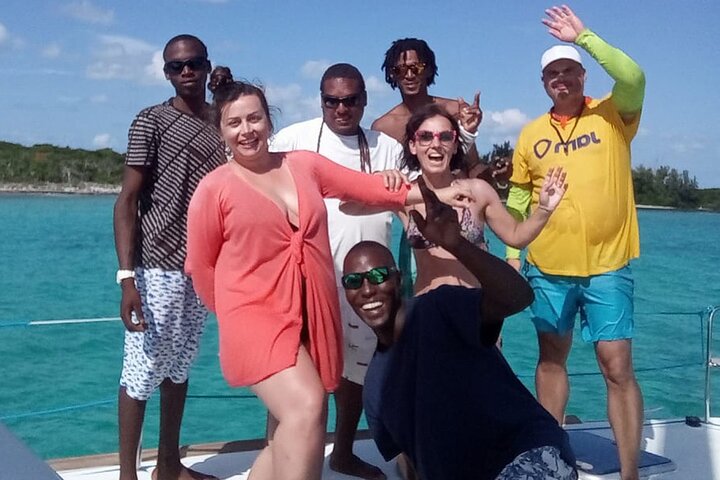 Nassau 3-stops: Snorkeling, Swimming Pigs, Turtles & Lunch