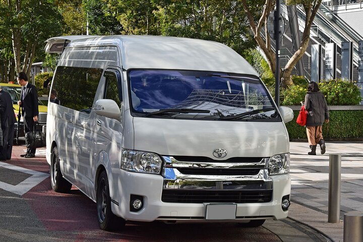 Private Transfer from Shimonoseki Cruise Port to Fukuoka Hotels