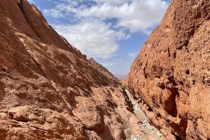Private Hike to Monkey Fingers Canyon