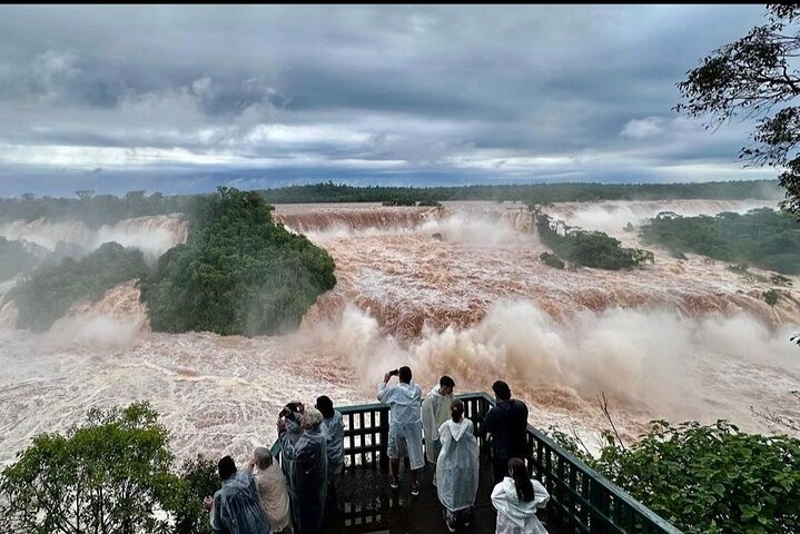 Iguazu Falls: Private Day-tour Brazil & Argentina