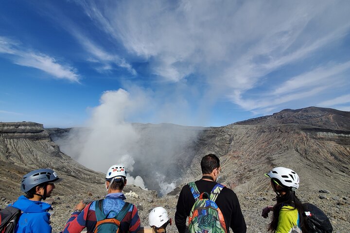 Private E-MTB guided cycling around Mt. Aso volcano & grasslands