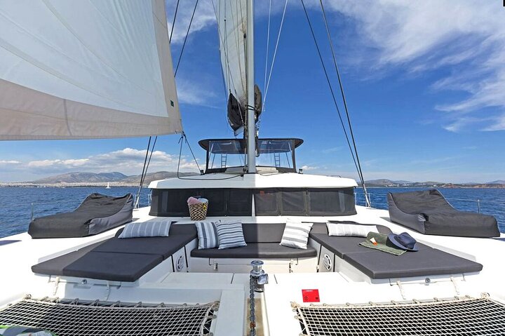 Premium Catamaran Tours, 8-flavor Feast & Drinks, Limited guests!