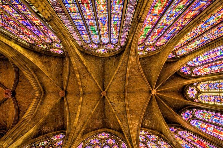 Private 1 day tour from Oviedo to Leon 2026
