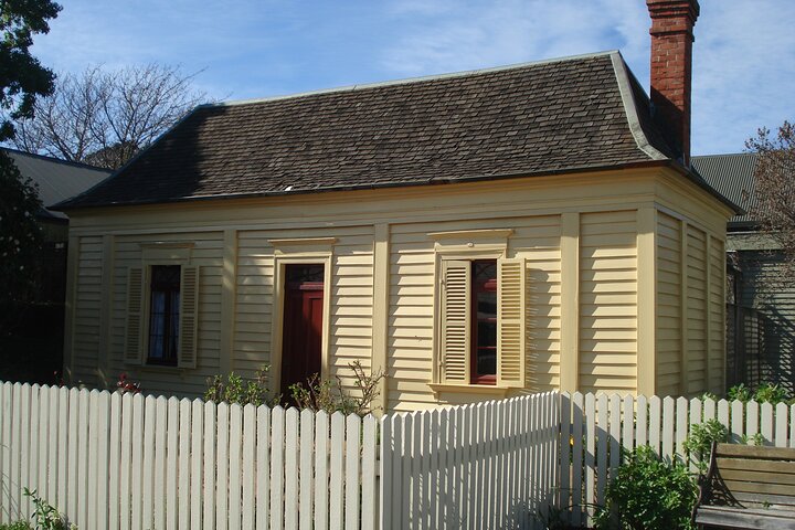Private Day Scenic Excursion to Akaroa/Christchurch ex Lyttelton
