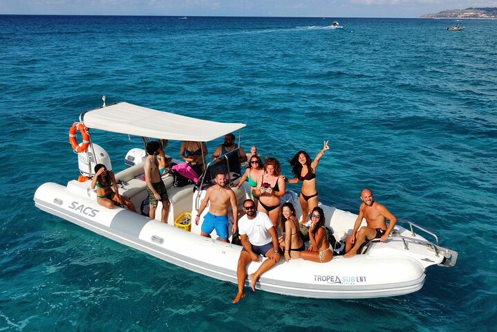 private tour with skipper from Tropea to Capo Vaticano with aperitif