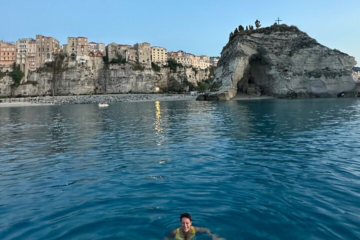 private tour with skipper from Tropea to Capo Vaticano with aperitif