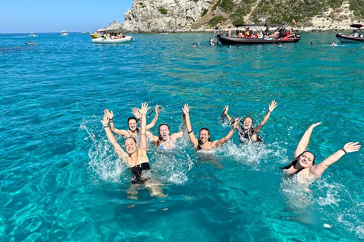 private tour with skipper from Tropea to Capo Vaticano with aperitif
