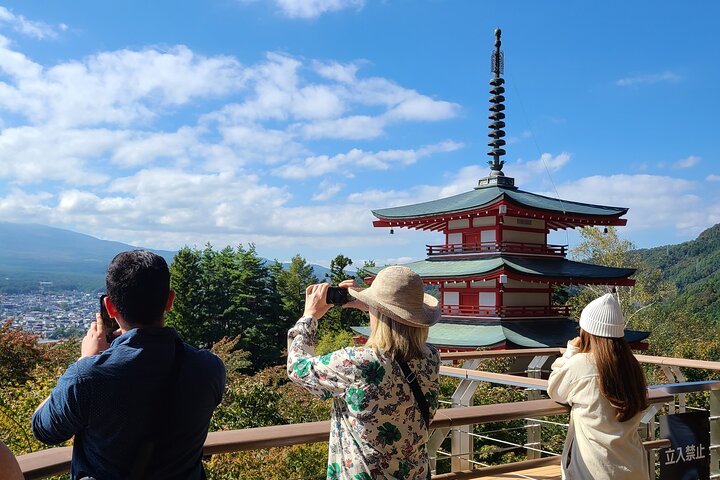 Locally Owned: Private Mt. Fuji Icons & Hidden Gems (Kawaguchiko)