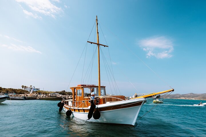 Small Group Kaiki Cruise & Greek Gastronomy Experience