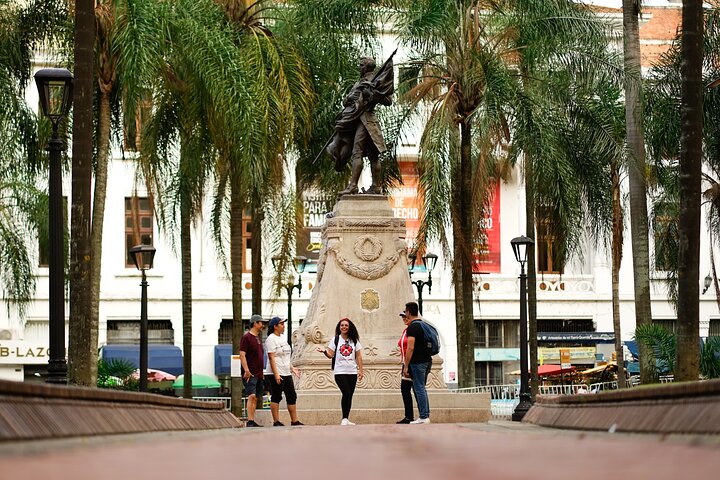 Cali: Walking tour of the historic center