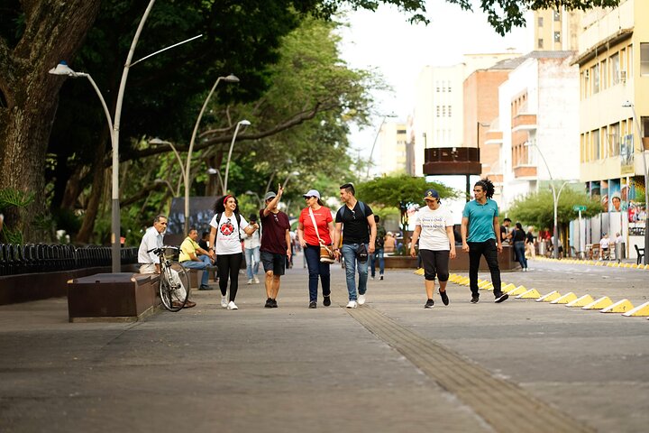 Cali: Walking tour of the historic center