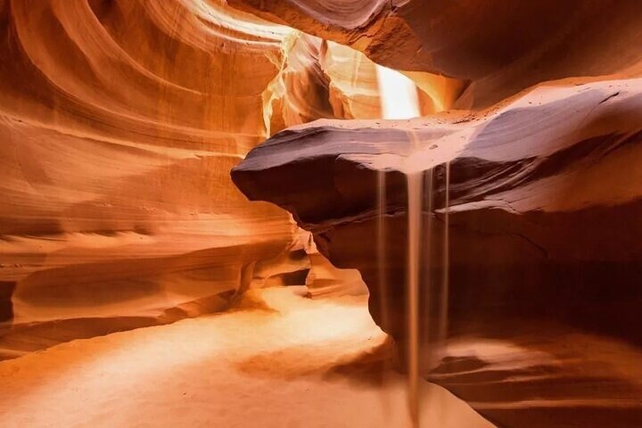 Page: Lower Antelope Canyon Prime Time Entry with Navajo Guide