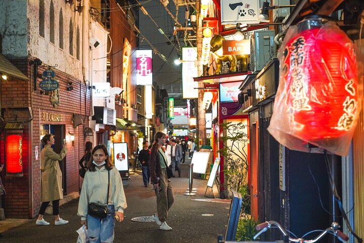 Osaka Bar Hopping Night Walking Tour in Namba (3 bars, 6 tastes)