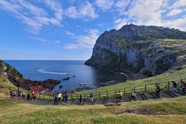 Package tour of All areas of Jeju Island-(East &South &West)