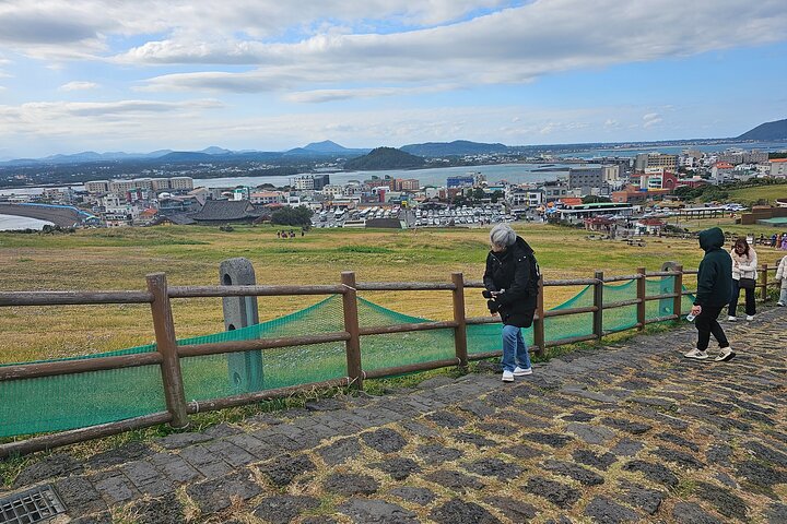 Package tour of All areas of Jeju Island-(East &South &West)