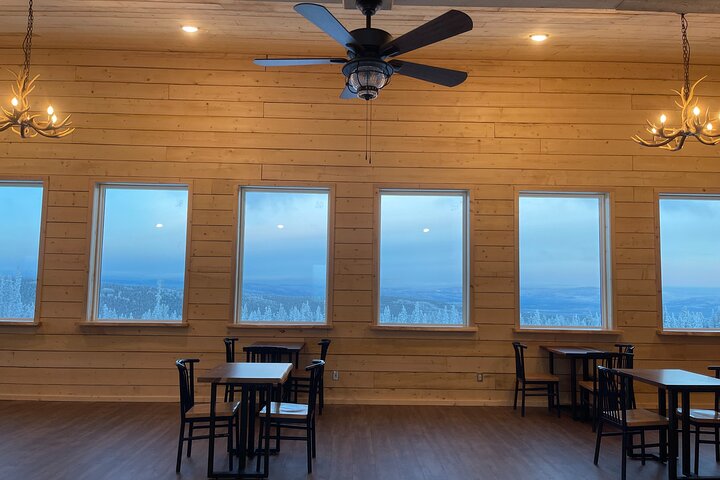 Mountaintop 360° Best Alaskan Cabin with Photography @Aurora Camp