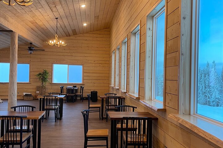 Mountaintop 360° Best Alaskan Cabin with Photography @Aurora Camp