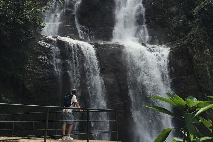 Half-Day Private Trip to Waterfalls and Tea Factory