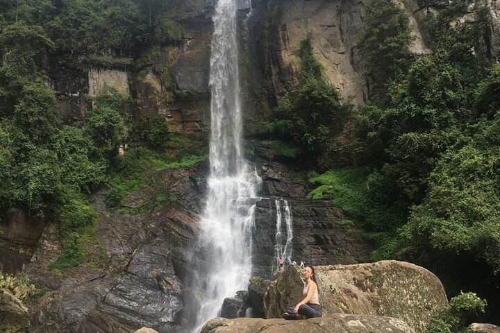 Half-Day Private Trip to Waterfalls and Tea Factory