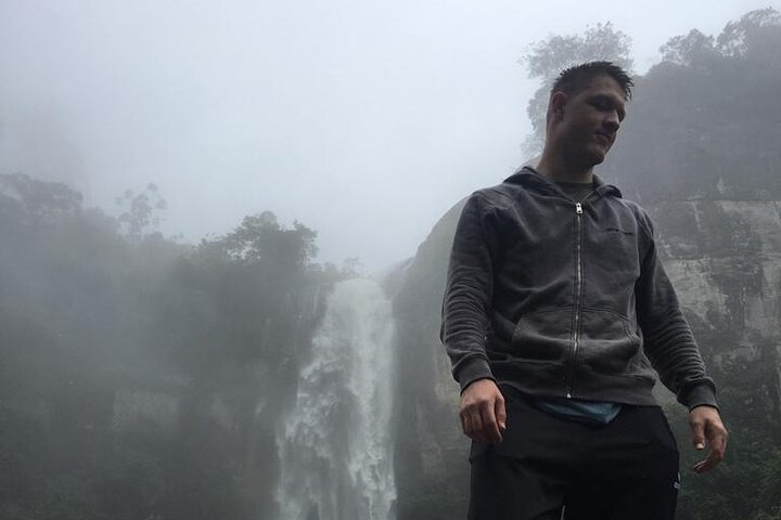 Half-Day Private Trip to Waterfalls and Tea Factory