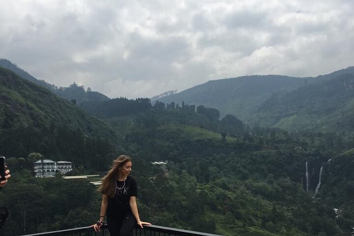 Half-Day Private Trip to Waterfalls and Tea Factory