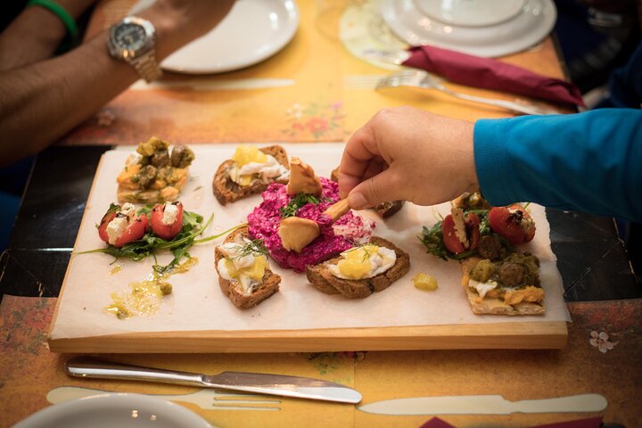 Thessaloniki Food Tour: A Feast of Local Delicacies