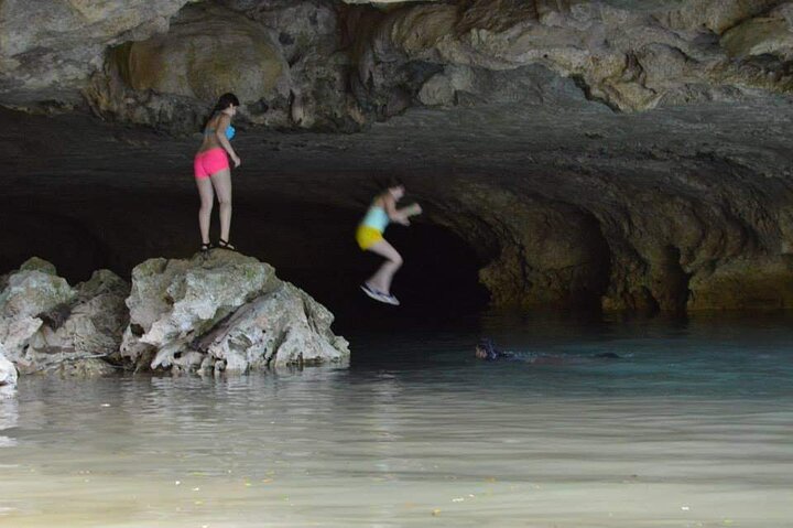 Cave Tubing in Belize with V.i.V.