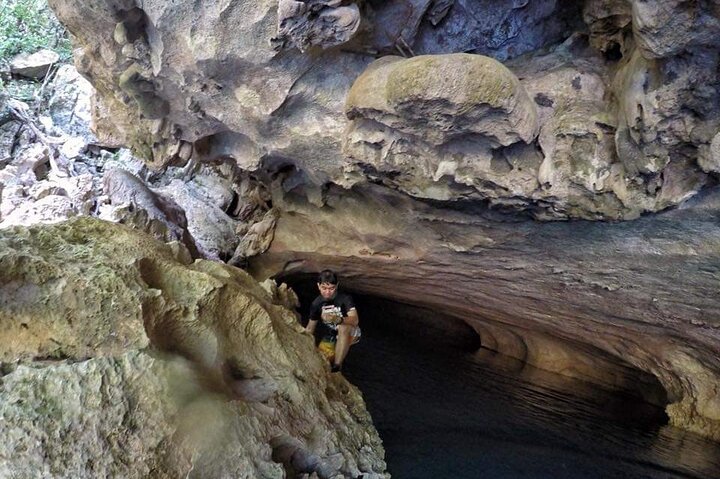 Cave Tubing in Belize with V.i.V.