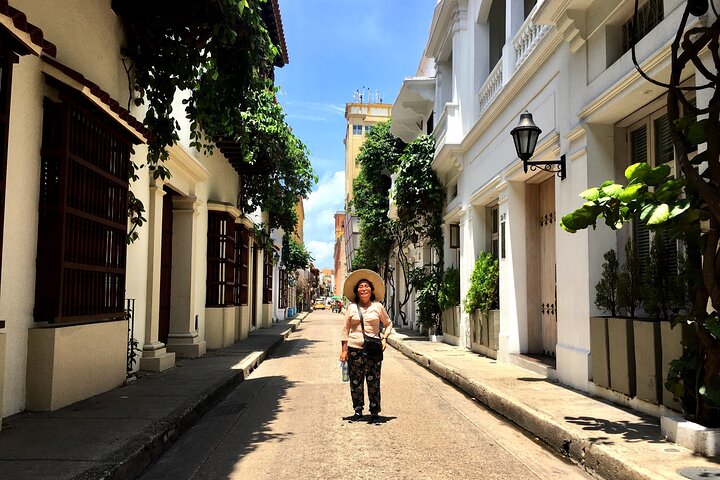 Walking tour of the magical city of Cartagena.