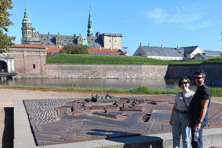 Full-Day; Castle, Palace, Cathedral & Viking ships Tour