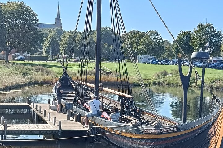 Full-Day; Castle, Palace, Cathedral & Viking ships Tour