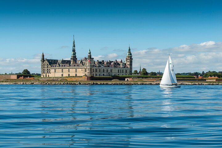 Full-Day; Castle, Palace, Cathedral & Viking ships Tour