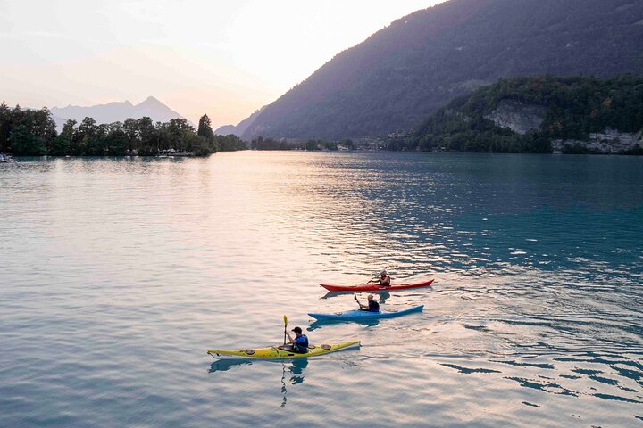Kayak Tour of the Turquoise Lake Brienz